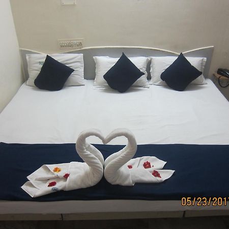 Hotel Sree Vaibhav Residency à Tirupati Extérieur photo