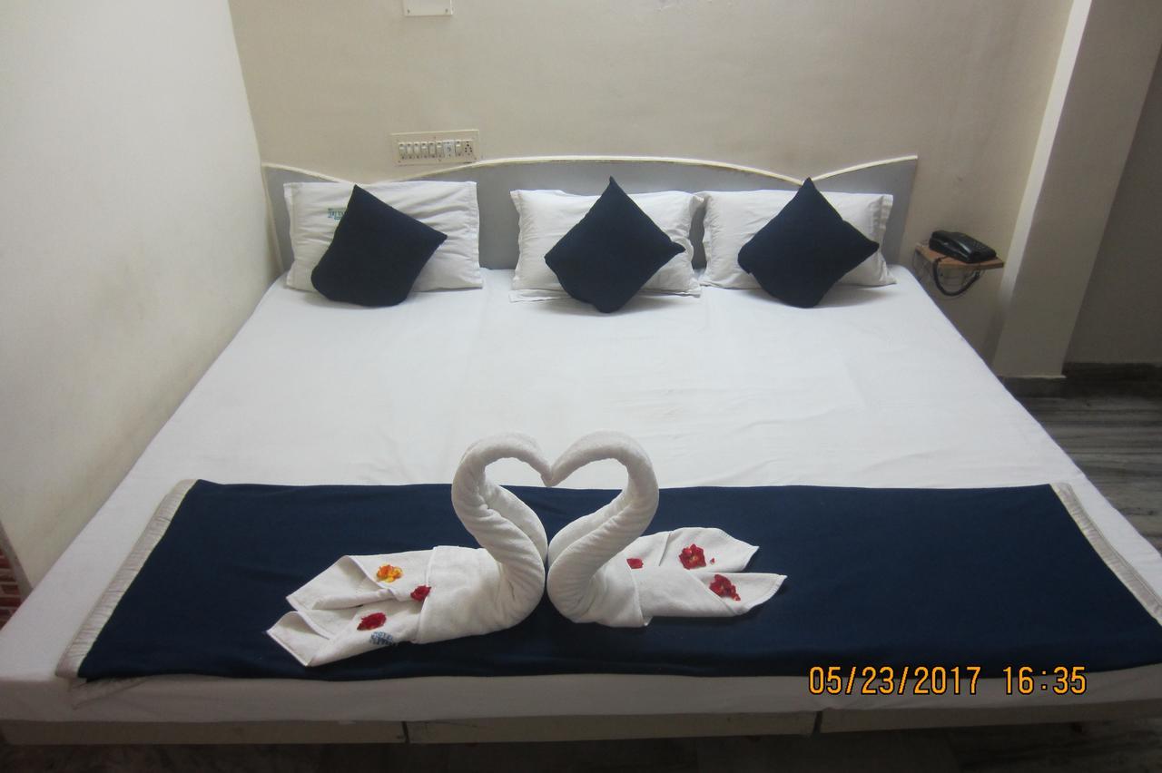 Hotel Sree Vaibhav Residency à Tirupati Extérieur photo
